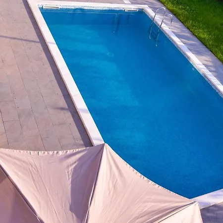 Luxury Vela With Swimming Pool Apartamento