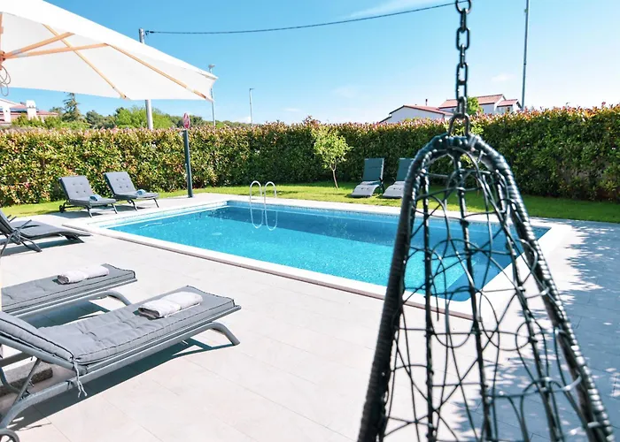 Luxury Vela With Swimming Pool Premantura