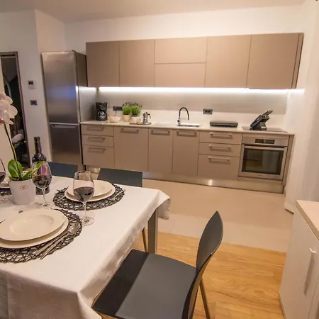 Apartment Luxury Vela With Swimming Pool